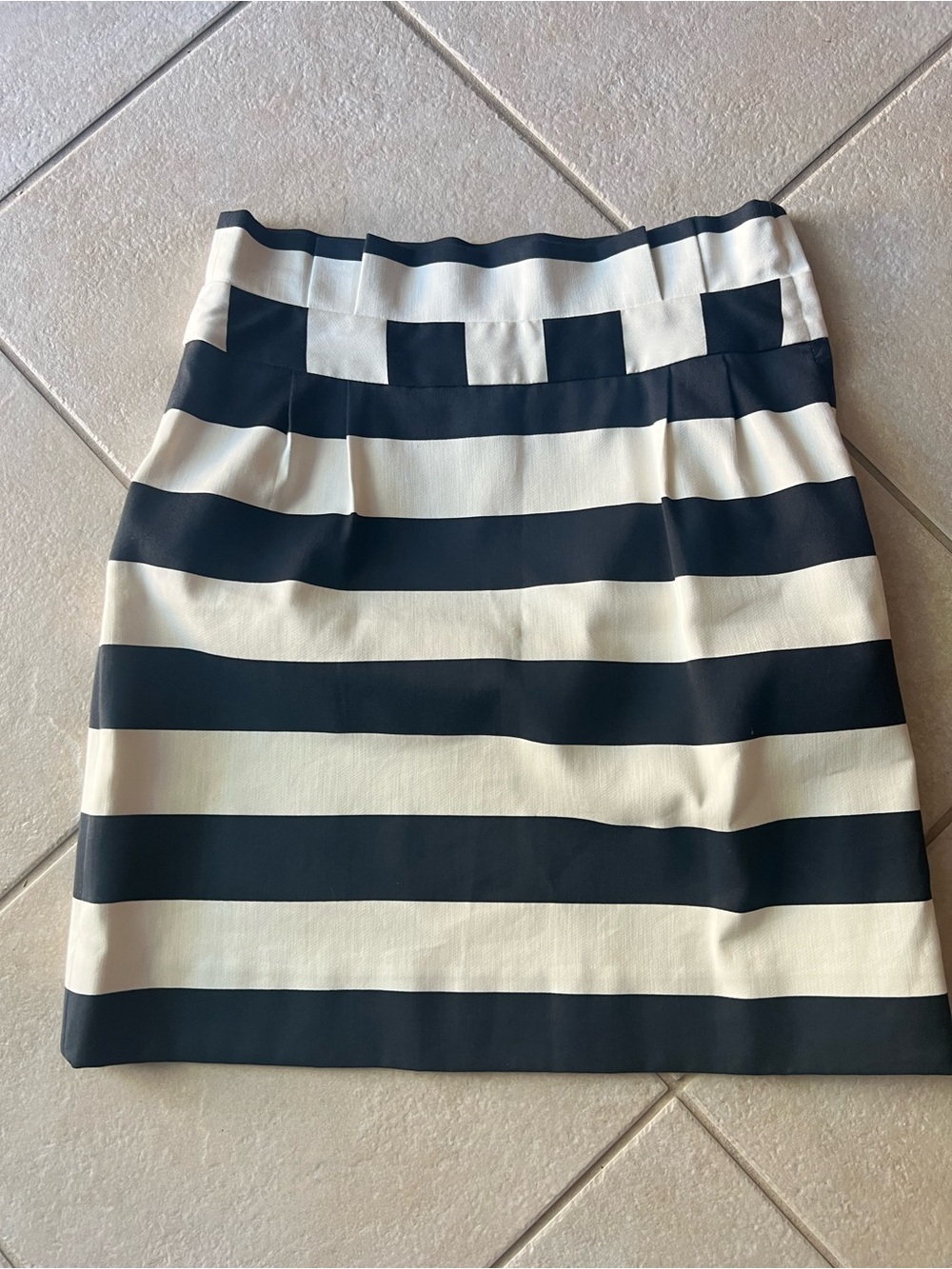 Kate Spade Classic Black & White Striped A-Line Skirt - Picture 2 of 10